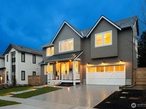 8221 22nd Avenue NE, Seattle WA 98115