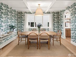 8221 22nd Avenue NE, Seattle WA 98115