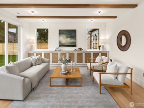 8221 22nd Avenue NE, Seattle WA 98115