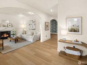 8221 22nd Avenue NE, Seattle WA 98115