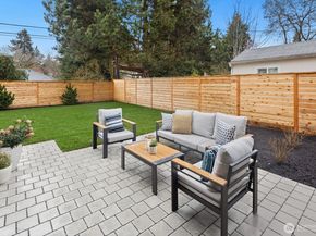 8221 22nd Avenue NE, Seattle WA 98115