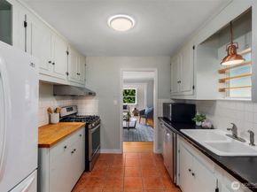 340 NE 53rd Street, Seattle WA 98105