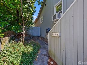 340 NE 53rd Street, Seattle WA 98105