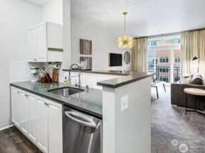 2414 1st Avenue 703, Seattle WA 98121