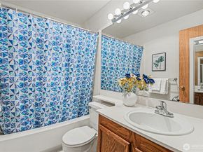 23001 Lakeview Dr 302, Mountlake Terrace WA 98043