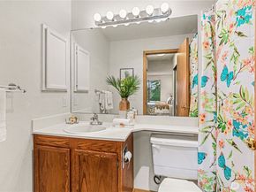 23001 Lakeview Dr 302, Mountlake Terrace WA 98043