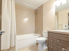 725 17th Avenue Unit A, Seattle WA 98122