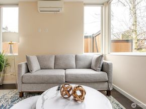 725 17th Avenue Unit A, Seattle WA 98122