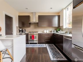 725 17th Avenue Unit A, Seattle WA 98122