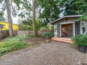 8805 27th Avenue NE, Seattle WA 98115