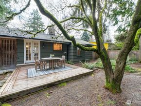 8805 27th Avenue NE, Seattle WA 98115