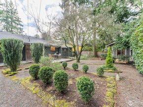8805 27th Avenue NE, Seattle WA 98115