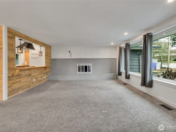 812 Maplewood Avenue W, Kent WA 98030