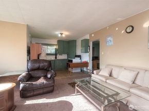 705 S 208th Street, Des Moines WA 98198