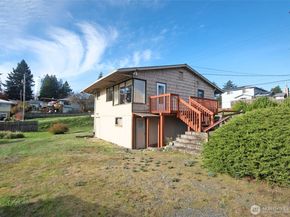 705 S 208th Street, Des Moines WA 98198