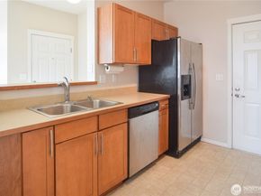 4049 S 212 Court G, SeaTac WA 98198