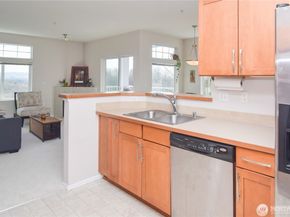 4049 S 212 Court G, SeaTac WA 98198