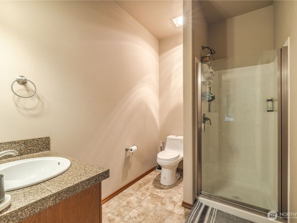 722 E Tacoma Street, Kent WA 98030