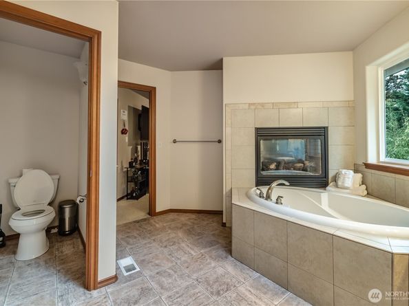 722 E Tacoma Street, Kent WA 98030