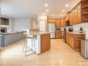 722 E Tacoma Street, Kent WA 98030