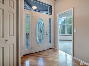 722 E Tacoma Street, Kent WA 98030