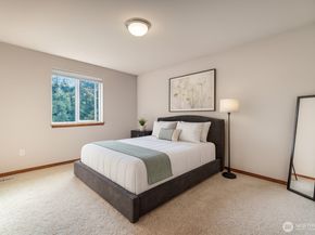 722 E Tacoma Street, Kent WA 98030