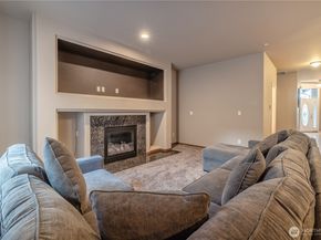 722 E Tacoma Street, Kent WA 98030