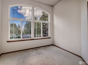 722 E Tacoma Street, Kent WA 98030