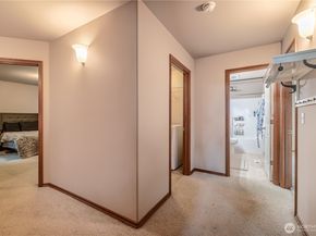 722 E Tacoma Street, Kent WA 98030