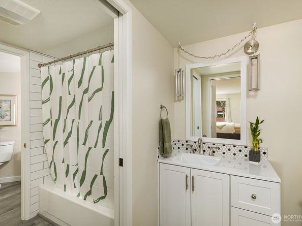 23405 Lakeview Drive H306, Mountlake Terrace WA 98043