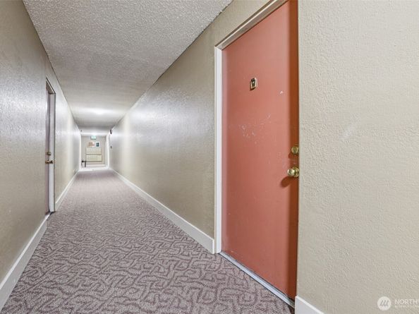3700 26th Place W 203, Seattle WA 98199