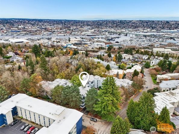 3700 26th Place W 203, Seattle WA 98199