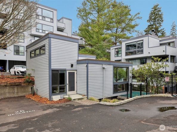 3700 26th Place W 203, Seattle WA 98199
