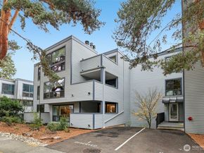 3700 26th Place W 203, Seattle WA 98199