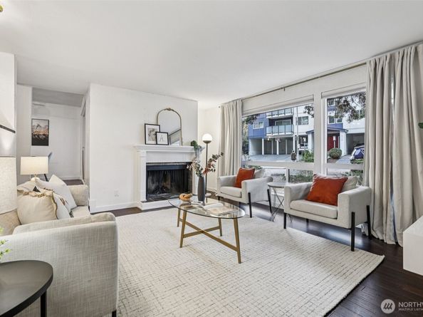 3700 26th Place W 203, Seattle WA 98199