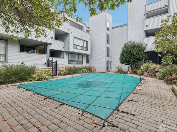 3700 26th Place W 203, Seattle WA 98199