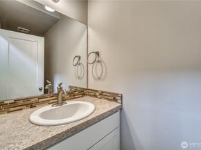 26787 Red Maple Lane NE, Kingston WA 98346