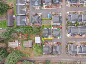 26787 Red Maple Lane NE, Kingston WA 98346