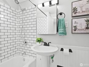 3410 NW Morgan Lane, Bremerton WA 98312