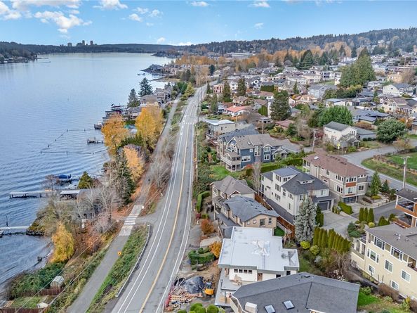 3312 Lake Washington Boulevard N, Renton WA 98056