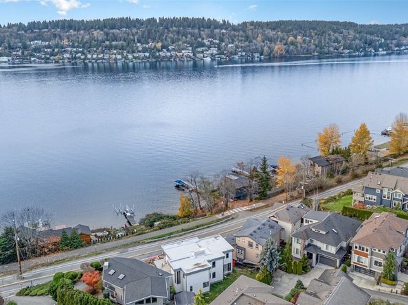 3312 Lake Washington Boulevard N, Renton WA 98056