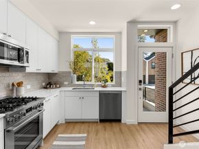 8333 D 12th Avenue NW, Seattle WA 98117