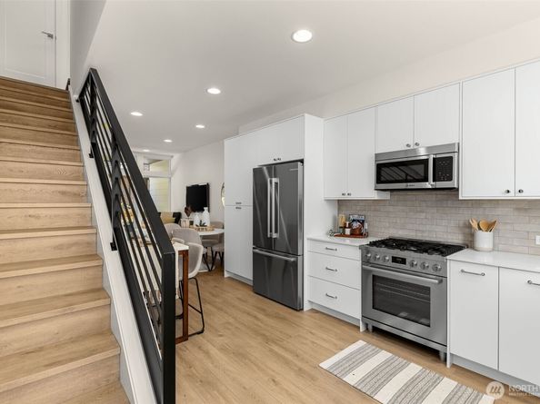 8333 D 12th Avenue NW, Seattle WA 98117