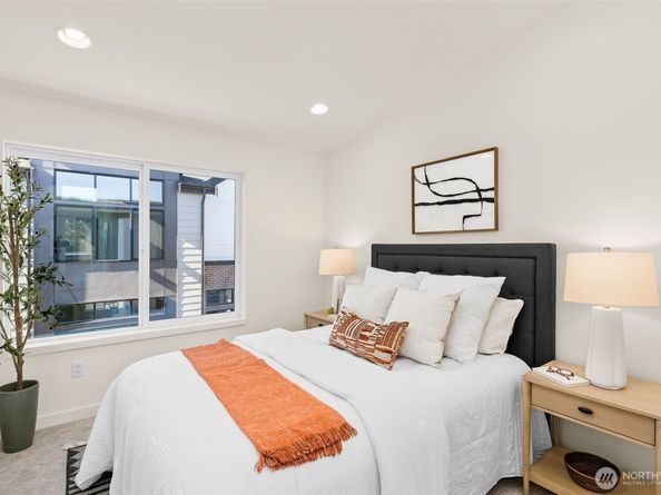 8333 E 12th Avenue NW, Seattle WA 98117