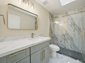 20319 120th Avenue SE, Kent WA 98031