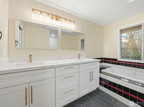 20319 120th Avenue SE, Kent WA 98031