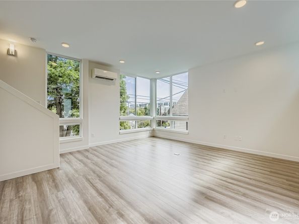 5111 NE Ravenna Ave A, Seattle WA 98105