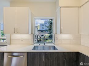 5111 NE Ravenna Ave A, Seattle WA 98105