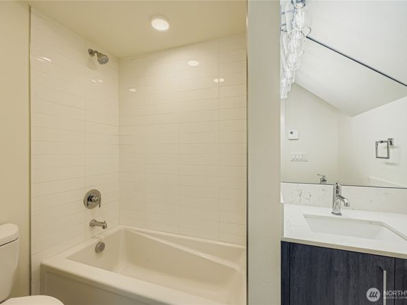 5111 NE Ravenna Ave A, Seattle WA 98105