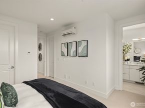 10819 (HS 102) 120TH Lane NE D, Kirkland WA 98033